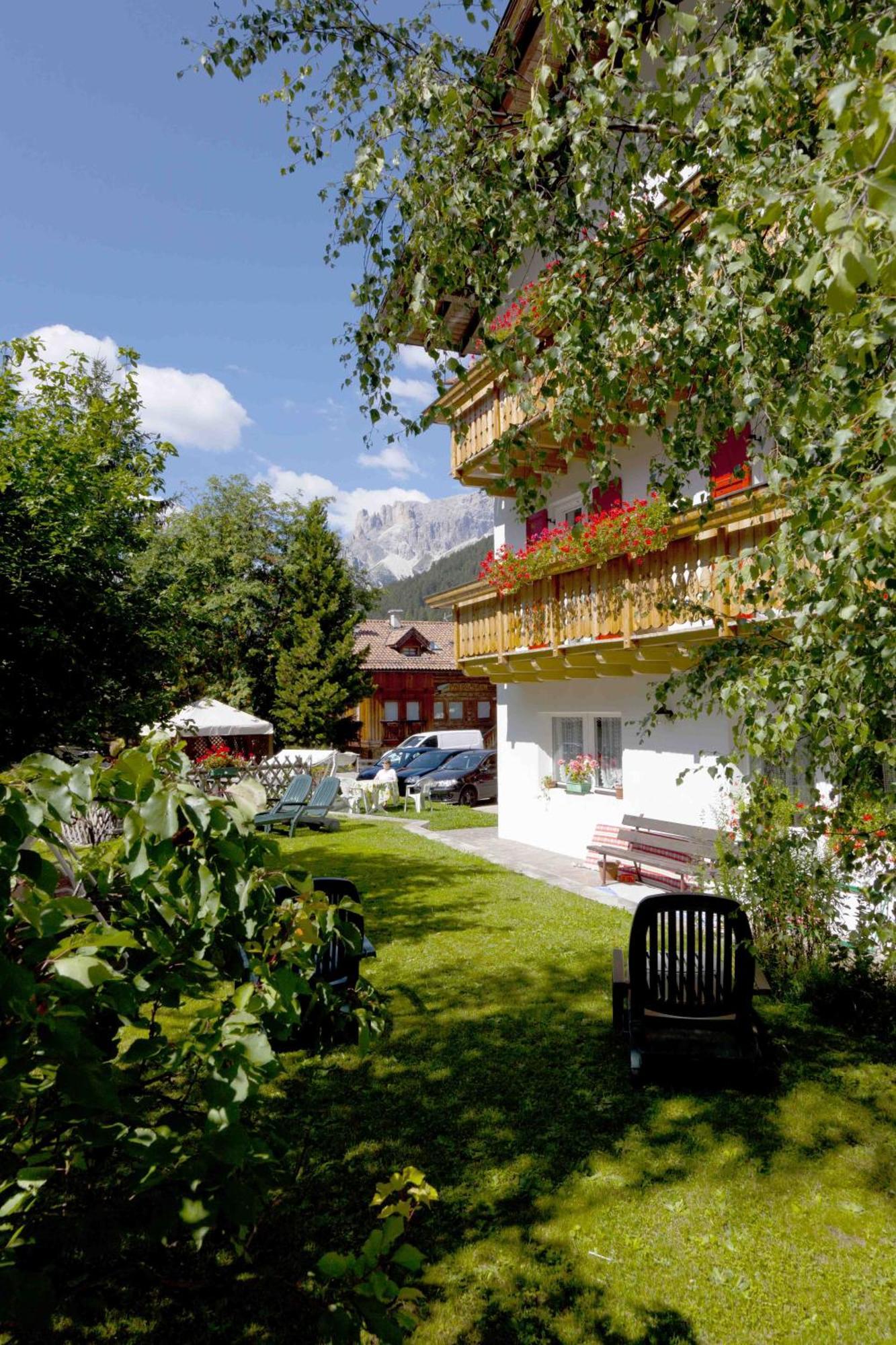 Hotel Garni Tyrolia Campitello di Fassa Exteriér fotografie