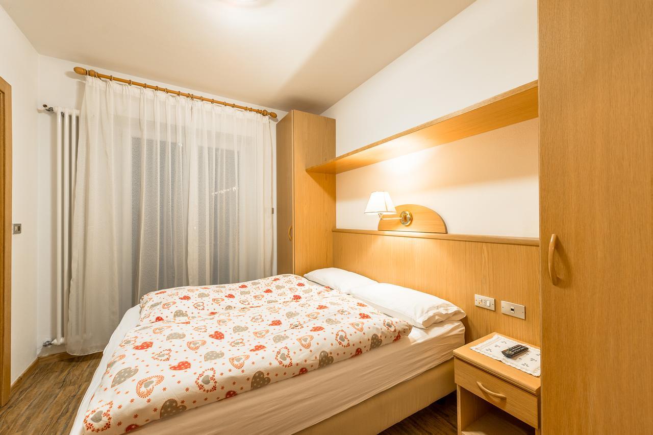 Hotel Garni Tyrolia Campitello di Fassa Exteriér fotografie